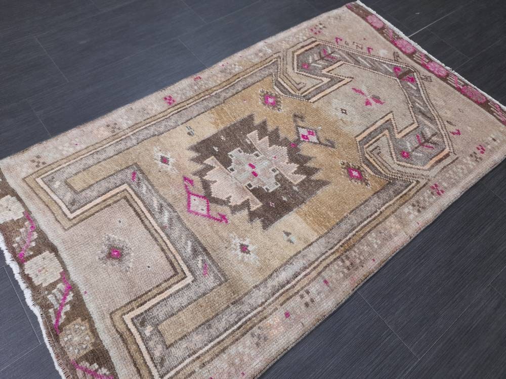 Small Turkish Rug 2.6 x 4.5 ft Mini Rug Small Area Rug Turkish Rug Oushak Rug Kurdish Hand Made Rug Oriental Vintage Rug Door Mat Rug