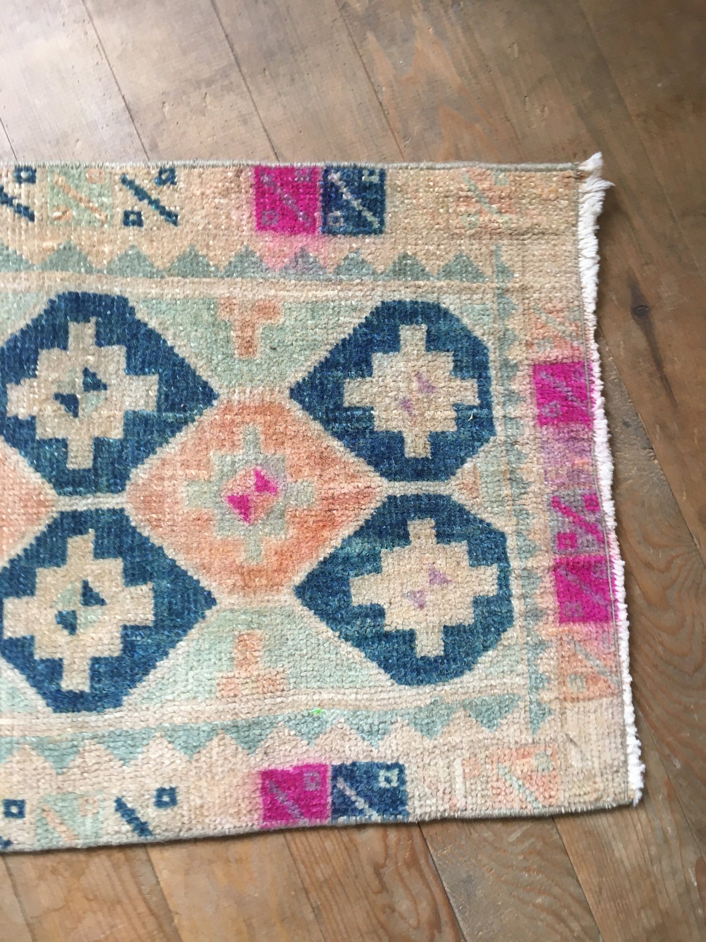 1.5x3.2 feet wool pink muted handmade small rug, vintage turkish kitchen mini area rug, oushak floor small bedroom rug, bohemian mini rugs