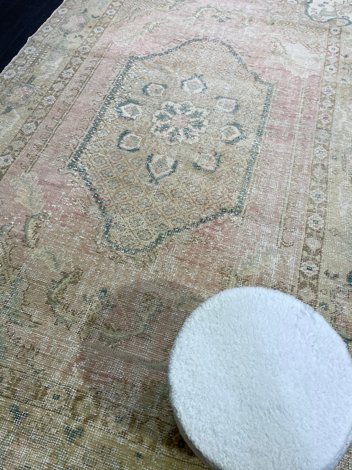 Antique Distressed Rug, TURKISH 6x 9.3 Rug, Hand Knotted Rug, Light Pink Vintage Rug, Wool Oushak Rug Handmade Rug,