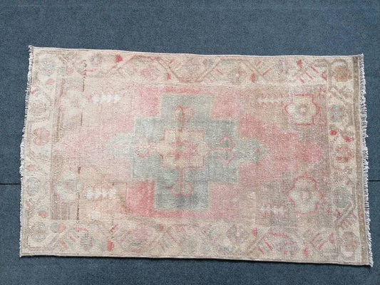 Turkish rug,pastel vintage rug oushak rug unique hand made rug kitchen rug bohemian rug traditional turkish decor 2.5 x 4