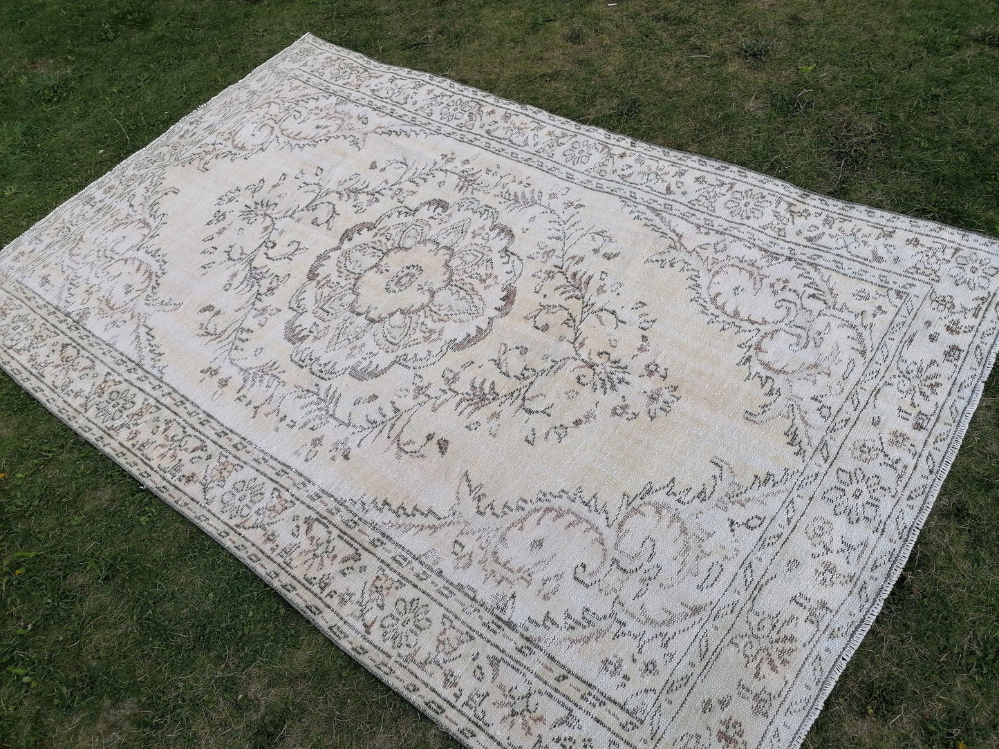 Large oushak rug, muted distressed vintage rug, faded turkish rug, neutral hand made wool rug 6x9'4 kitchen rug, bohemian rug