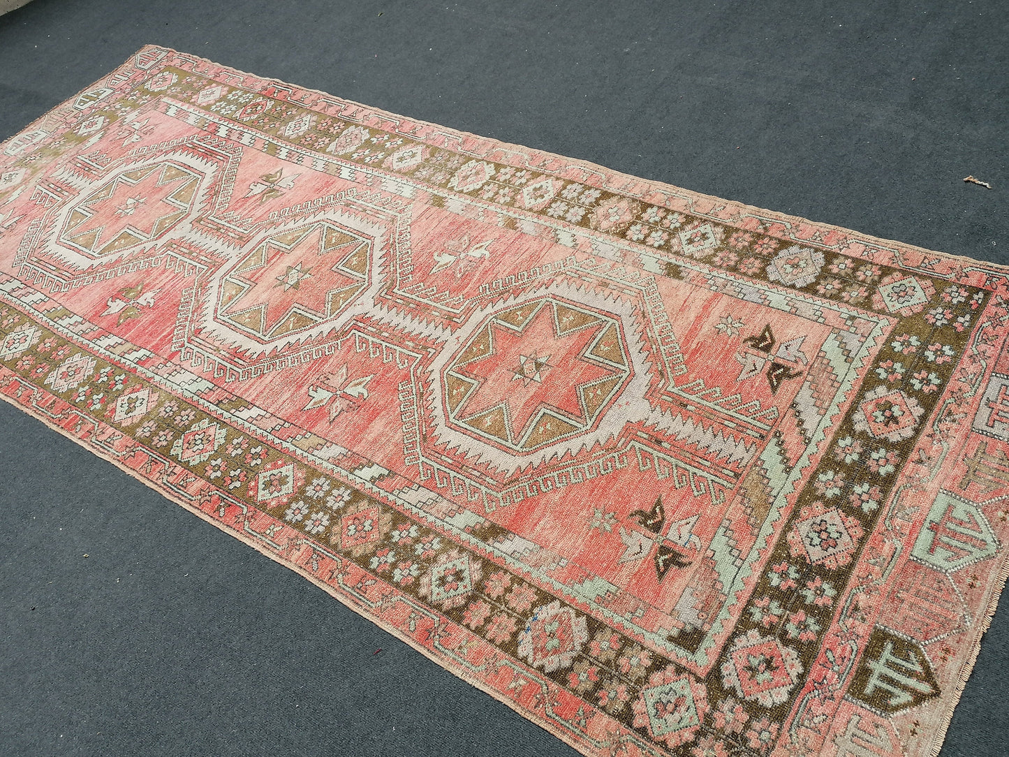 11'x4'9 anatolian runner rug, old oushak turkish runner rug, vintage turkish runner rug, vintage kitchen rug, vintage rug
