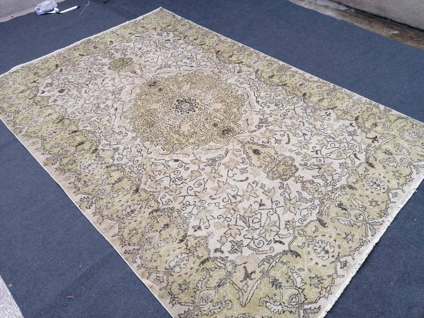 Vintage green rug 6'5x9'7 large oushak rug, vintage hand made wool rug, vintageturkish rug, living room rug, bohemian rug, kitchen rug