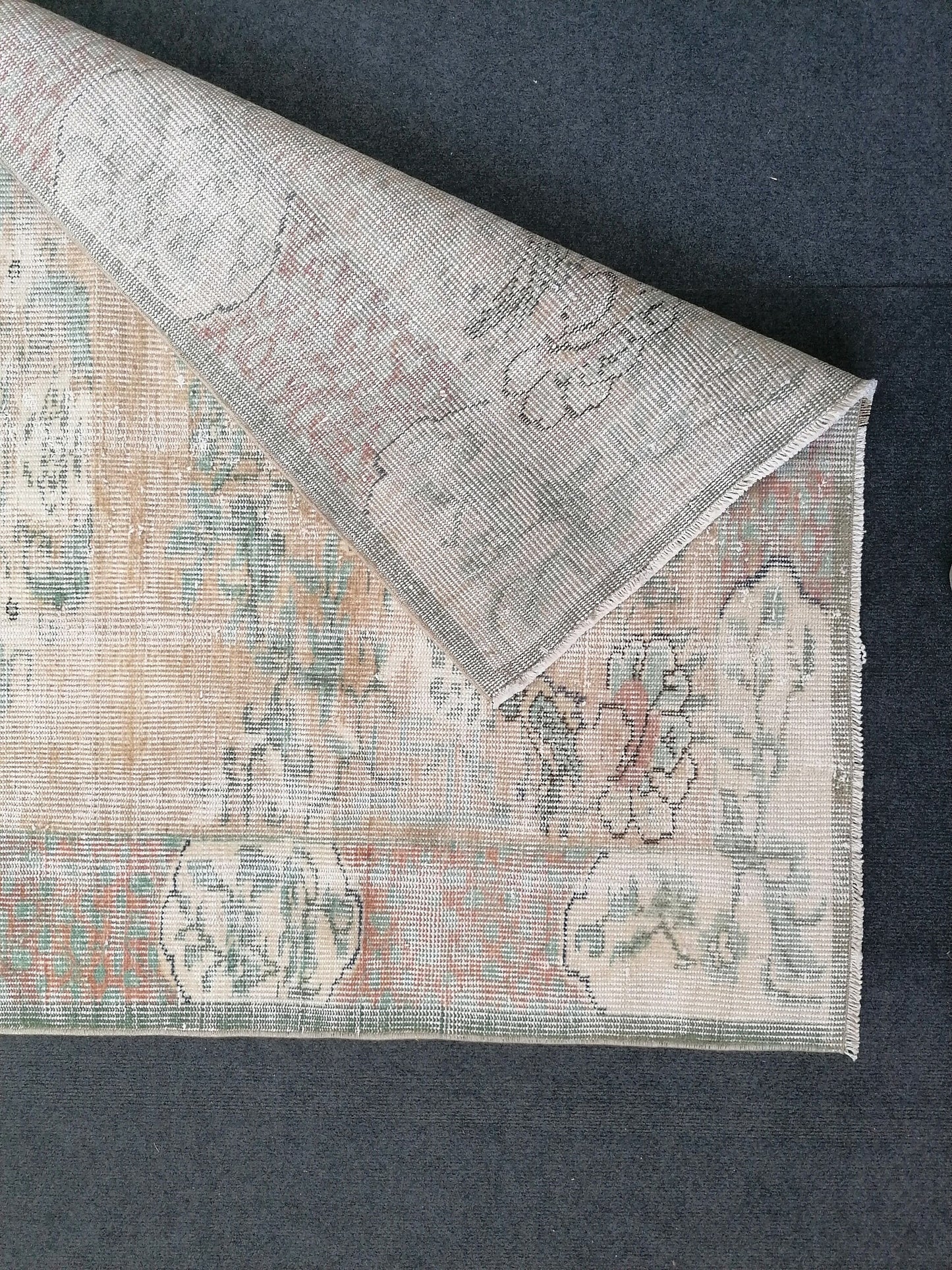 Muted distressed vintage rug 3'8x6'7 turkish rug, muted rug oushak rug floral rug oriental rug antique rug