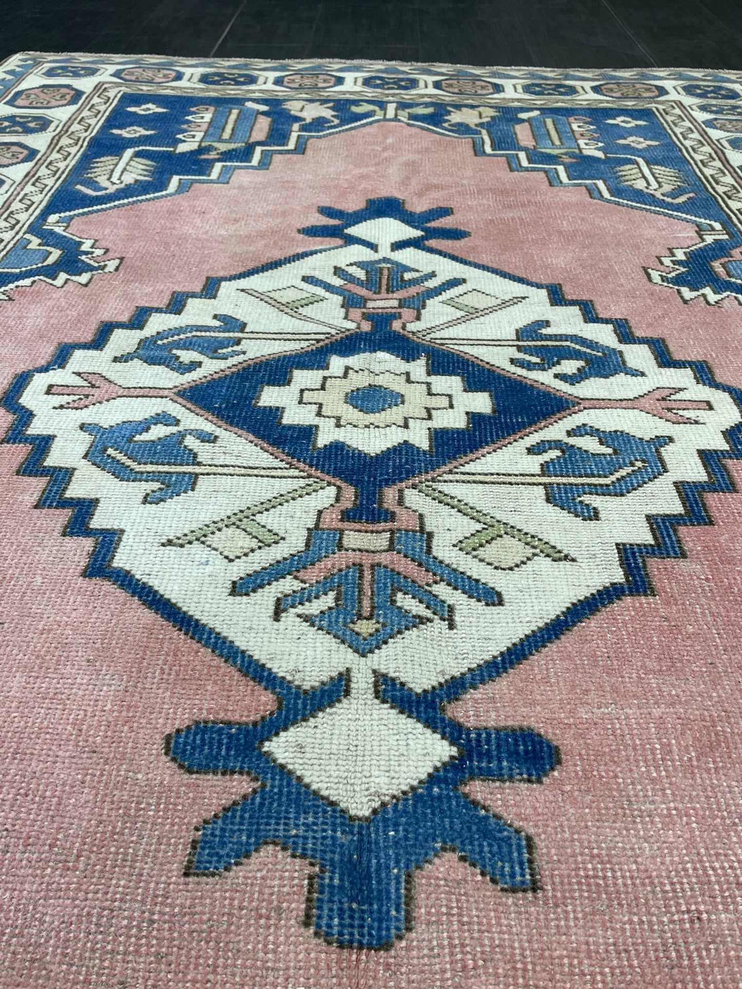 Wool Vintage Rug Handmade 5.3 x 7.5 Rug, Oushak Rug, Turkish Rug, Farmhouse Rug Vintage Rug, Wool rug Oriental Rug Blue and Pink Rug