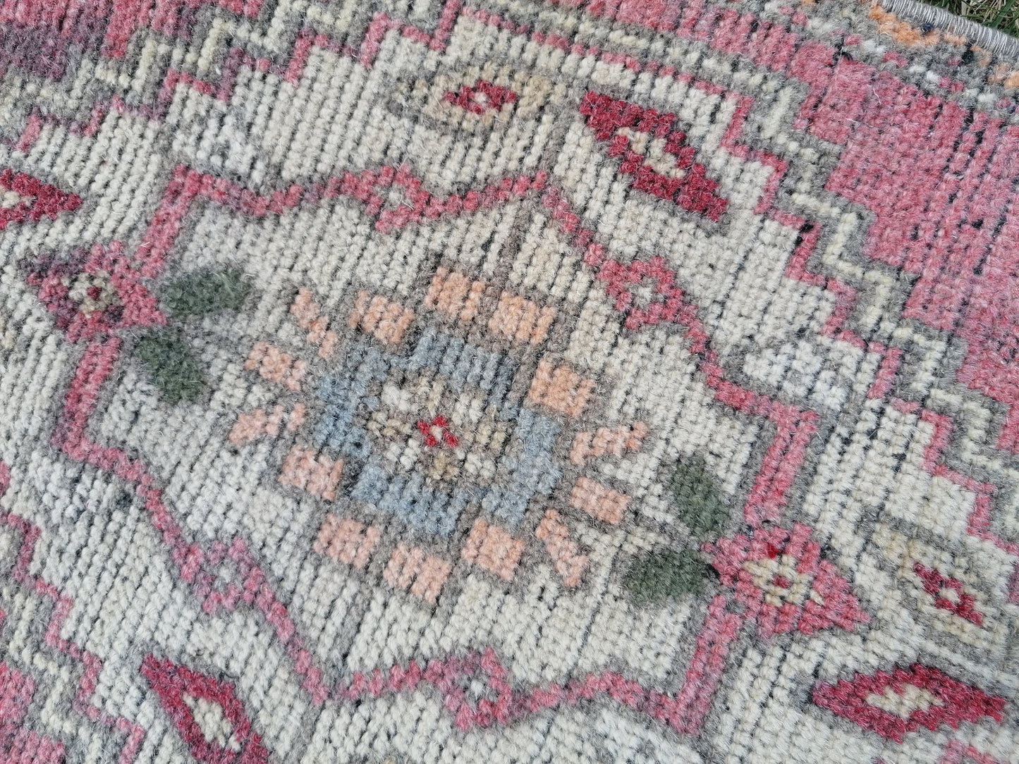 Vıntage rug, turkısh rug, small muted rug, oushak rug, kıtchen rug, area rug 3'3x1'5 feet