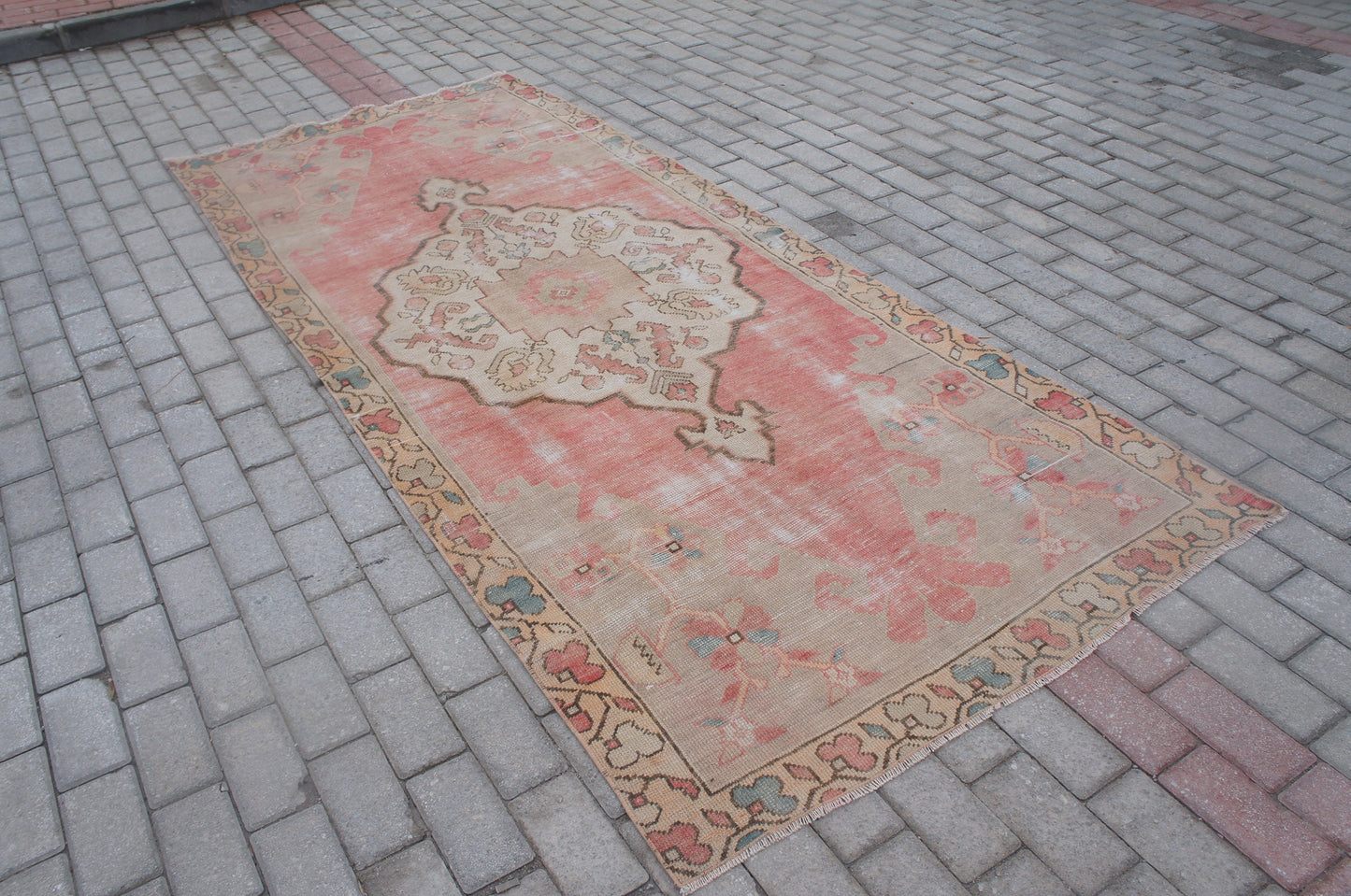 Vintage Pink rug, Vintage Turkish Rug, Oushak Rug, Hand woven Rug, Bohemian Rug , Oriental Rug, Muted Vintage rug,