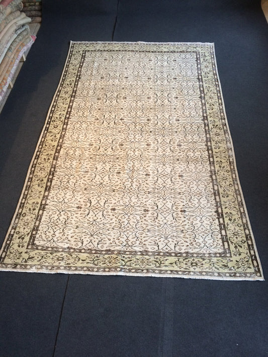 9.6 X 6 Green Flowers motifs Rug, Wool Oushak Rug, Oushak Rug, Turkish Oushak Rug 6 by 10 Muted Rug