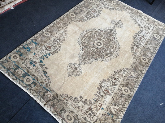 5.3 x 8 TURKISH Muted Rug Vintage Rug Vintage Persian Rug Wool Oushak Rug Hand Made Rugs Vintage Turkish Rug