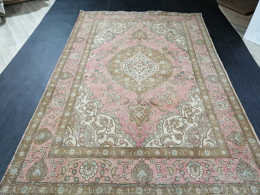 Vintage rug, Muted Persian Rug, 6.3 x 9.6 ft. Rug, turkish Rug, Pink Oushak rug, Pink Handmade Rug, Hand Knotted Rug, wool Rug,