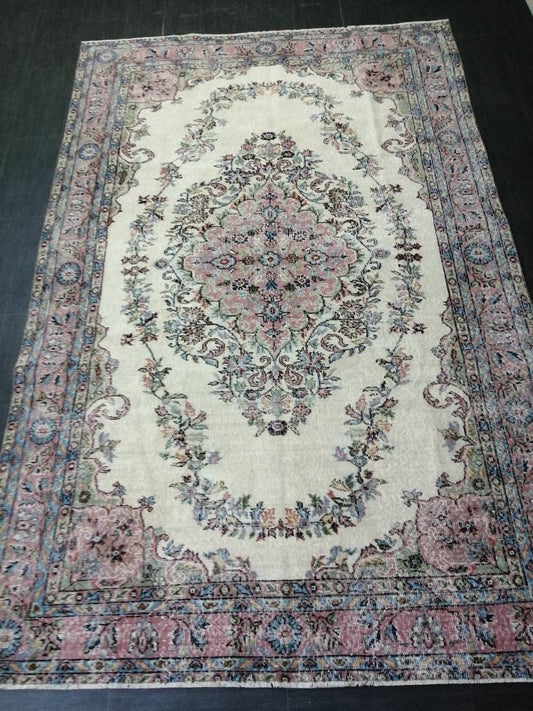 Vintage Floral rug, Muted Persian Rug, 6.2 x 8.8 Floral Rug, turkish Rug, Pink Oushak rug, Oriental Vintage Rug, kitchen Rug, wool Rug,