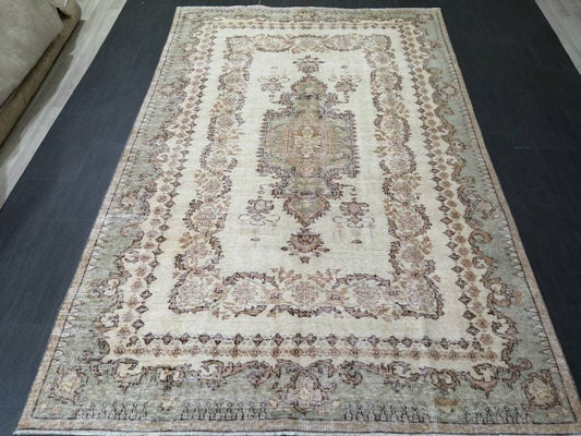 Vintage Persian Rug, Unique Motif Rug, 6x9 Persian Rug, Hand Knotted Rug, Eclectic Rug, Hand Made Rug, Living room Rug Oriental Vintage Rug