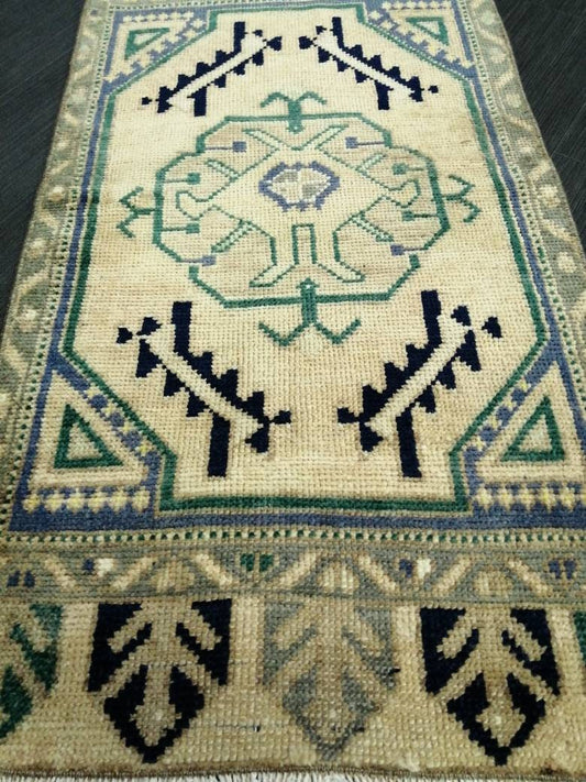 Vintage Turkish Rug Mini Rug Small Area Rug Pink Turkish Rug Oushak Rug Pink Hand Made Rug Vintage Rug Small Oriental Rug Small Persian Rug
