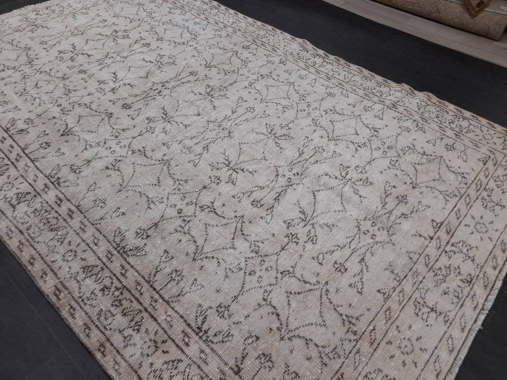Floral Vintage Rug 6 x 9.6 OUSHAK RUG TURKISH Oushak Rug Vintage Wool Oushak Rug Hand Made Rugs Vintage Turkish Rug Neutral Rug