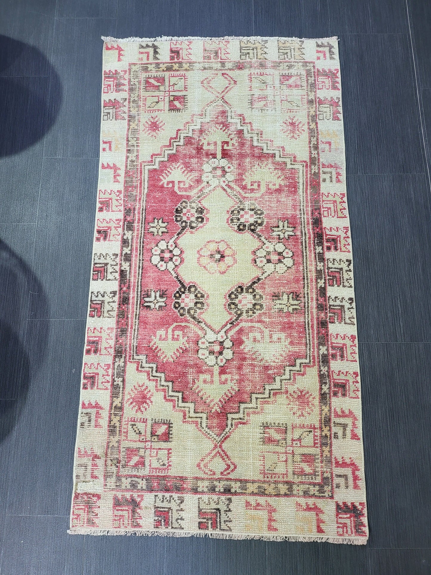 Vintage Oushak Rug, Vintage Persian 2.6 x 4.10 Rug, Wool Oushak Rug, Handmade Rugs, Vintage Turkish Rug, Hand Knotted Rug
