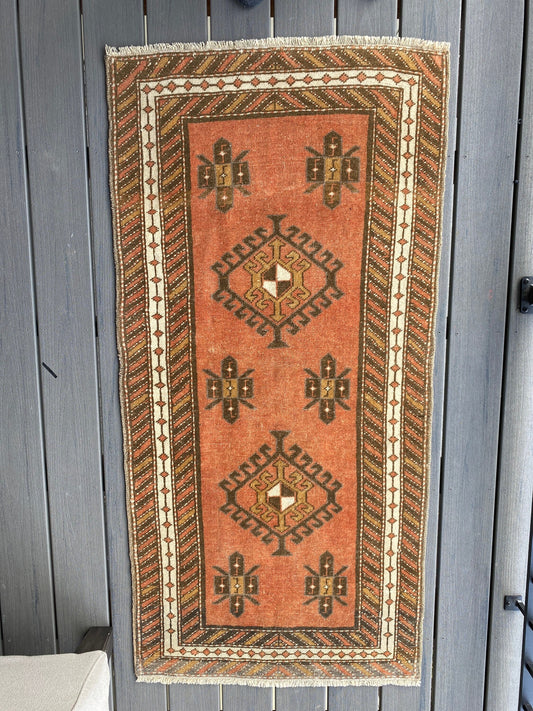 2.5 x 5 feet turkish small runner, vintage small rug, vintage oushak runner, kitchen handmade