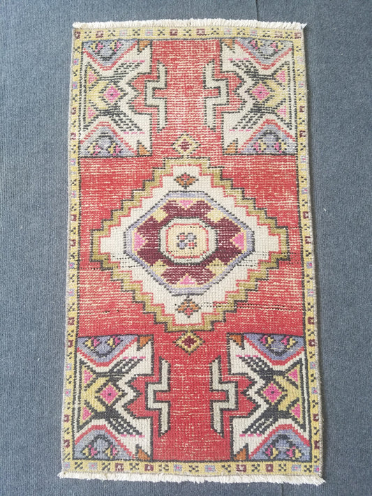 Turkish small rug, vintage pillow rug vintage oushak rug unique hand made rug kitchen rug bohemian rug traditional turkish decor