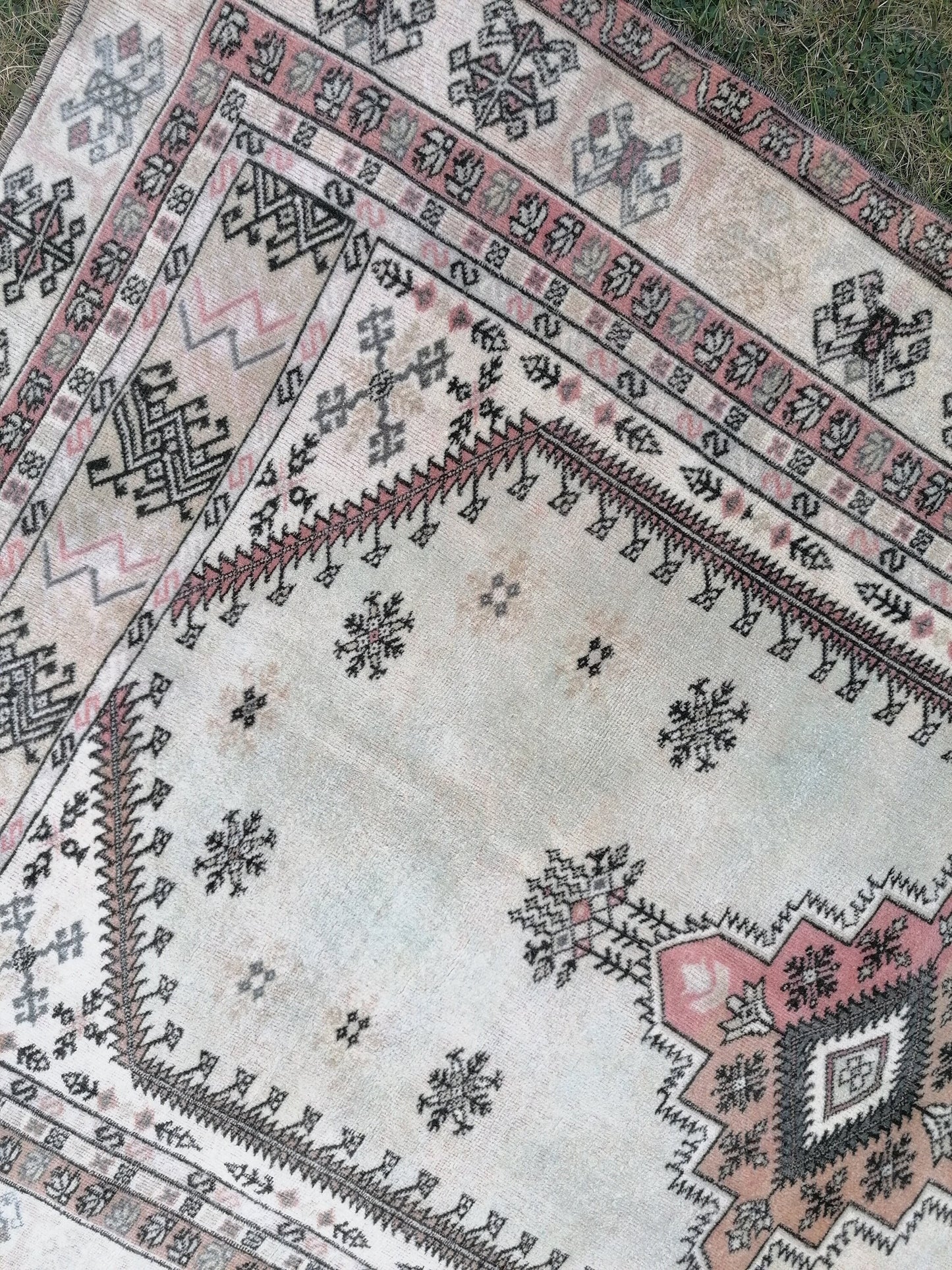 4.5 x 7.2 Vintage turkish rug, oushak vintage rug, kitchen rug, wool rug. handmade rug,
