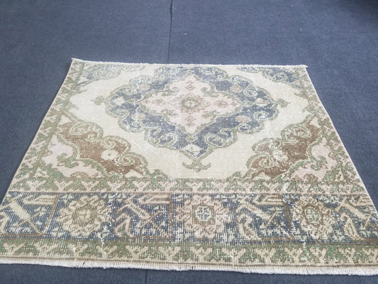 2.8 x 3.2 Turkish rug vintage rug vintage oushak rug unique hand made rug
