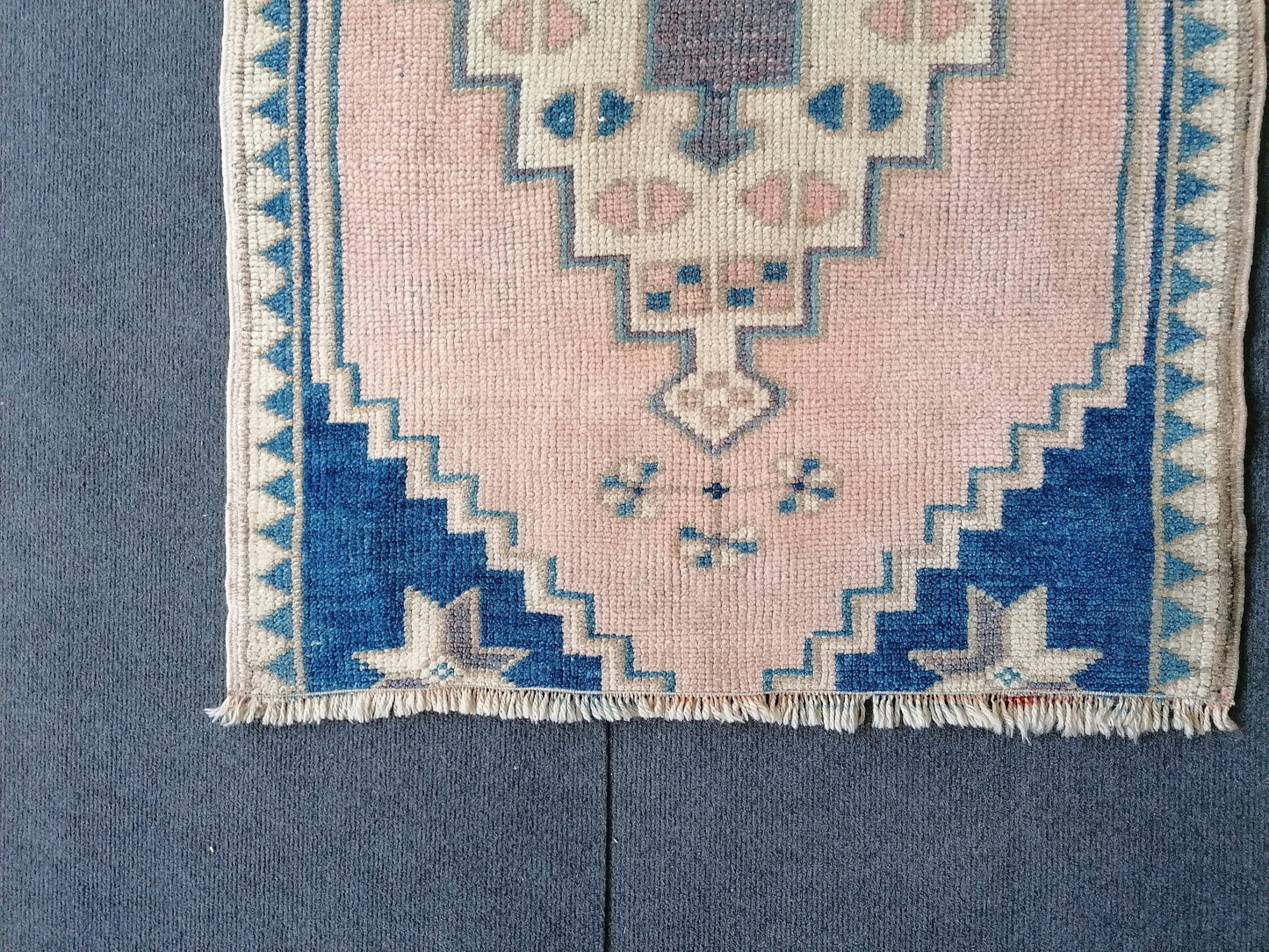 2.4 x 3.4 Vintage small rug,turkish rug,oushak rug, entryway rug,kitchen rug,
