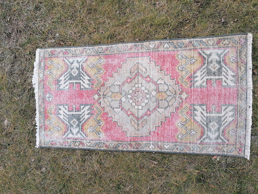 1.7 x 3 Turkish small rug,vintage rug vintage oushak rug,unique handmade