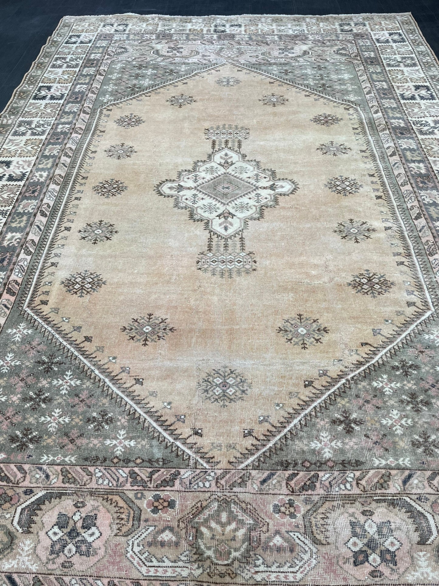 Vintage Rug, Handmade 6.5 x 10 Rug, Vintage Turkish Rug, Oushak Rug, Turkish Oushak Rug, Hand Knotted Soft Wool Rug Distressed Rug