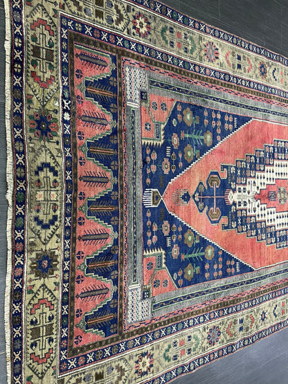 OUSHAK RUG TURKISH Vintage 4.9 x 9 Rug Vintage Oriental Rug Vintage Rug Wool Hand Knotted 5x9 Rug Hand Made Rugs Vintage Turkish Rug