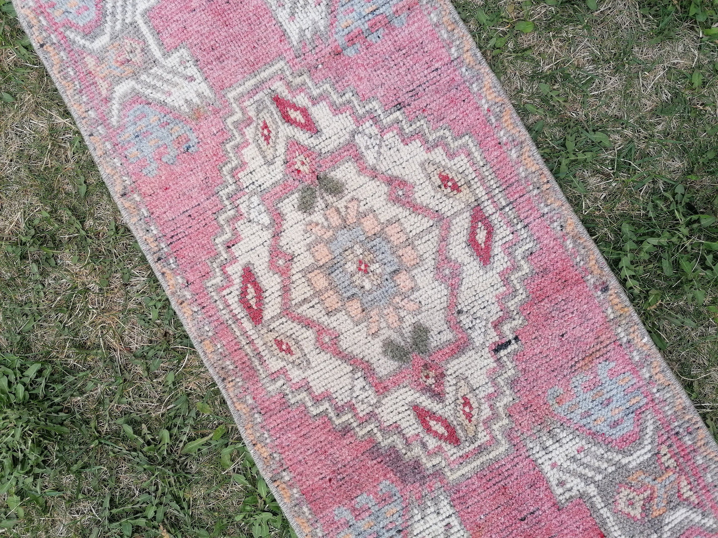 Vıntage rug, turkısh rug,  small muted rug, oushak rug, kıtchen rug, area rug 3'3x1'5 feet