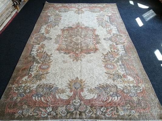 9 x 5.7  Turkish Rug Large Area Rug Pastel colors Vintage Rug Hand Made Oushak Rug Muted 6x9 Rug Earth Tones Rug Oriental Rug Rustic Rug