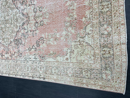 Floral Vintage RUG Antique TURKISH Rug Vintage Distressed 5.4 x 10 Rug Wool Oushak Rug Hand Made Vintage Rug Pink Persian Rug