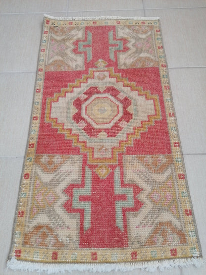 Turkısh rug, vıntage rug, vıntage turkısh rug, hand made rug, anatolıan wool rug 2'10x1'7 feet