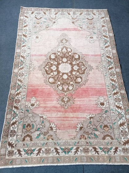 Vintage wool rug, turkısh hand made rug 4'9x7'3 oushak rug, living room rug