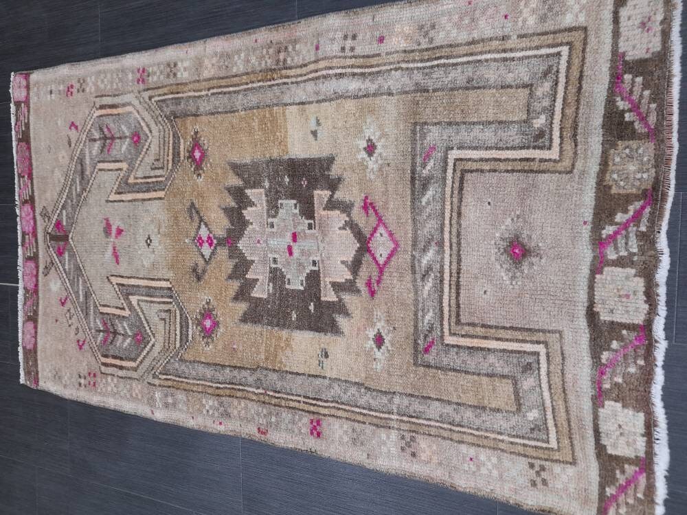 Small Turkish Rug 2.6 x 4.5 ft Mini Rug Small Area Rug Turkish Rug Oushak Rug Kurdish Hand Made Rug Oriental Vintage Rug Door Mat Rug