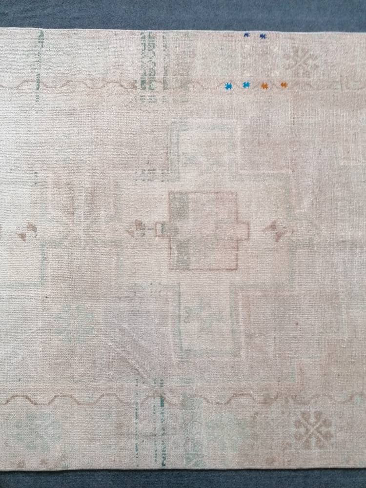 Neatural oushak wool rug, faded vintage rug, hand made rug 3'11x7'8 feet