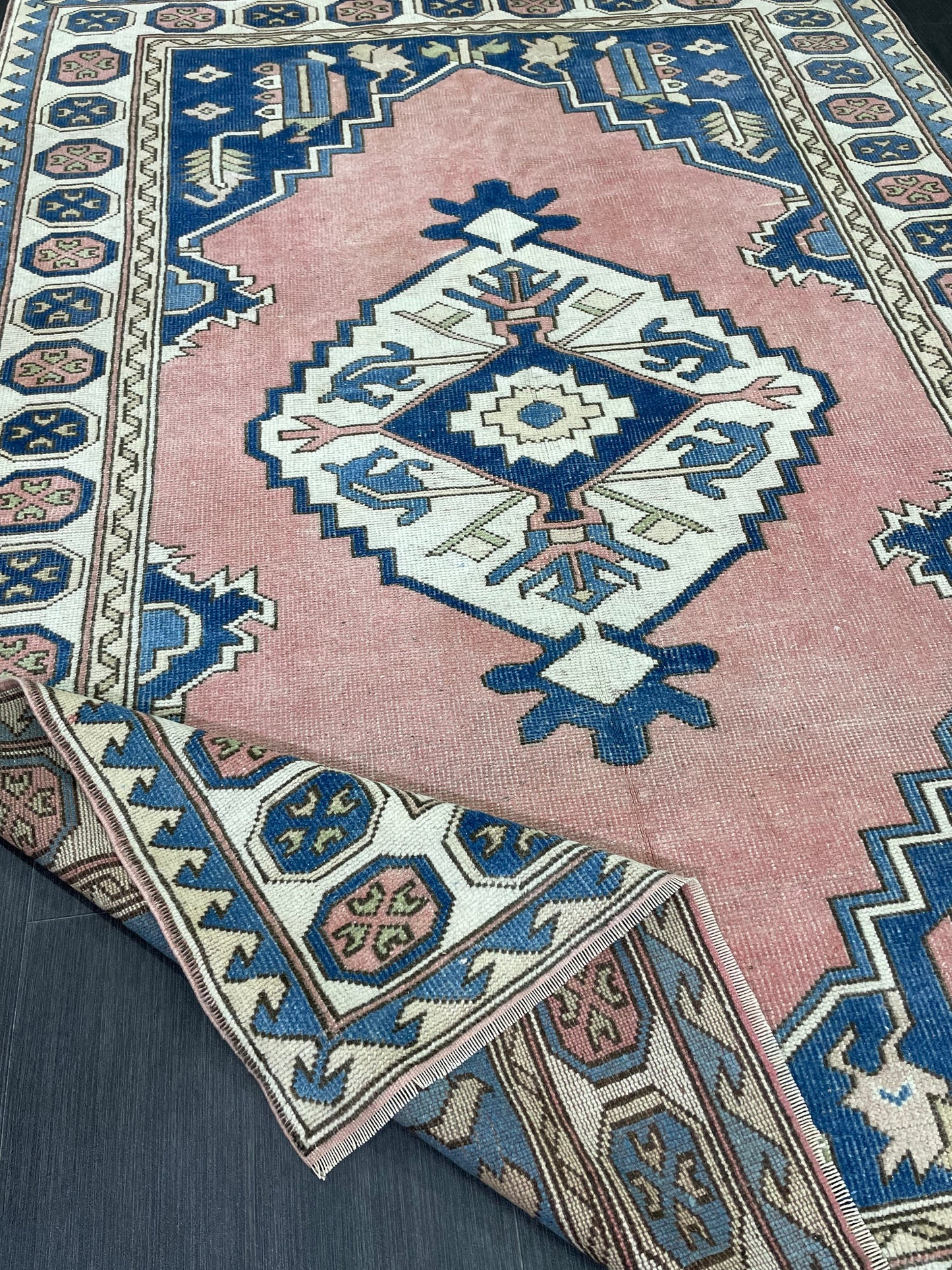 Wool Vintage Rug Handmade 5.3 x 7.5 Rug, Oushak Rug, Turkish Rug, Farmhouse Rug Vintage Rug, Wool rug Oriental Rug Blue and Pink Rug