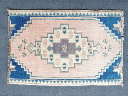 Vintage small rug,turkish rug,oushak rug, entryway rug,kitchen rug,vintage oushak rug, vintage wool rug,unique hand made 2'4x3'4 feet