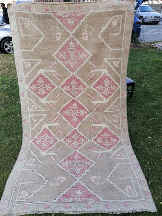 Muted soft colors oushak rug, vintage rug, turkish oushak rug rustic unsual tribal rug retro style rug traditional turkish design 8'7x4'9 ft