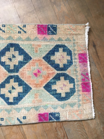 1.5x3.2 feet wool pink muted handmade small rug, vintage turkish kitchen mini area rug, oushak floor small bedroom rug, bohemian mini rugs