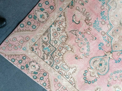 5.8 x 8 Persian wool rug - vintage pink rug, living room rug, handmade wool rugs