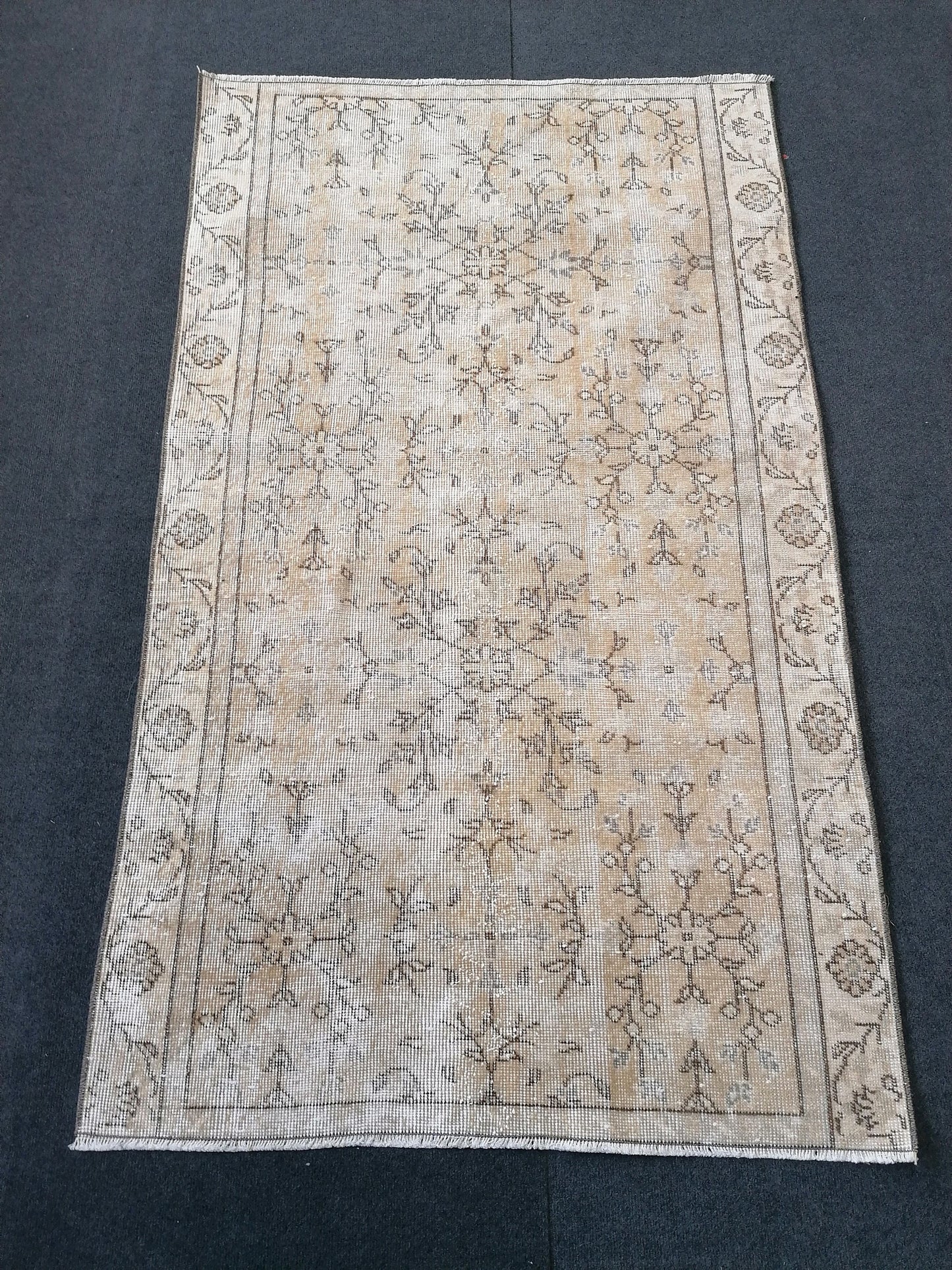 Muted distressed vintage rug 5'10x3'6 turkish rug, muted rug oushak rug floral rug oriental rug antique rug