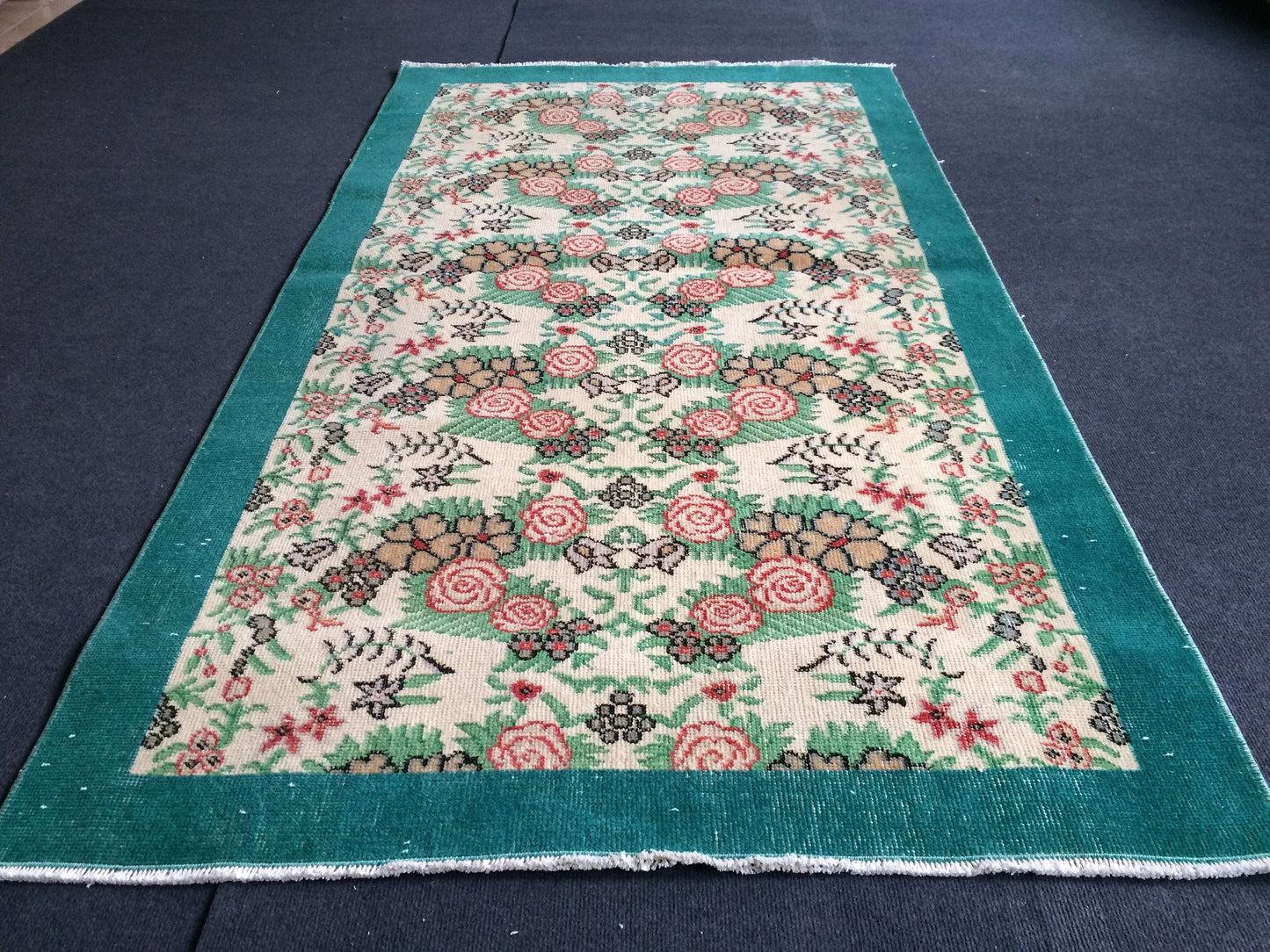 Vintage Rug, Turkish Rug Bohemian Rug, Living Room Rug, Oushak Rug,Hand woven Rug,Weaving Rug, 7 x 4 feet, Green Floral Rug