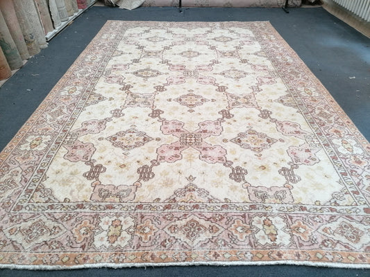 Turkish oushak vintage rug, large vintage oushak rug,  turkish rug, kitchen rug, bohemian rug, traditional turkish decor,10'5x6'8 feet