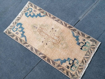 Vintage rug, vintage small turkish rug, hand made wool rug 1'7x3 feet