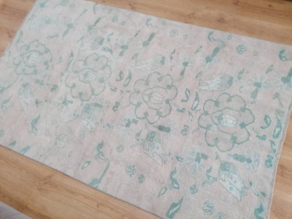 Vintage rug, green oushak rug  4'6x7'2 living room rug