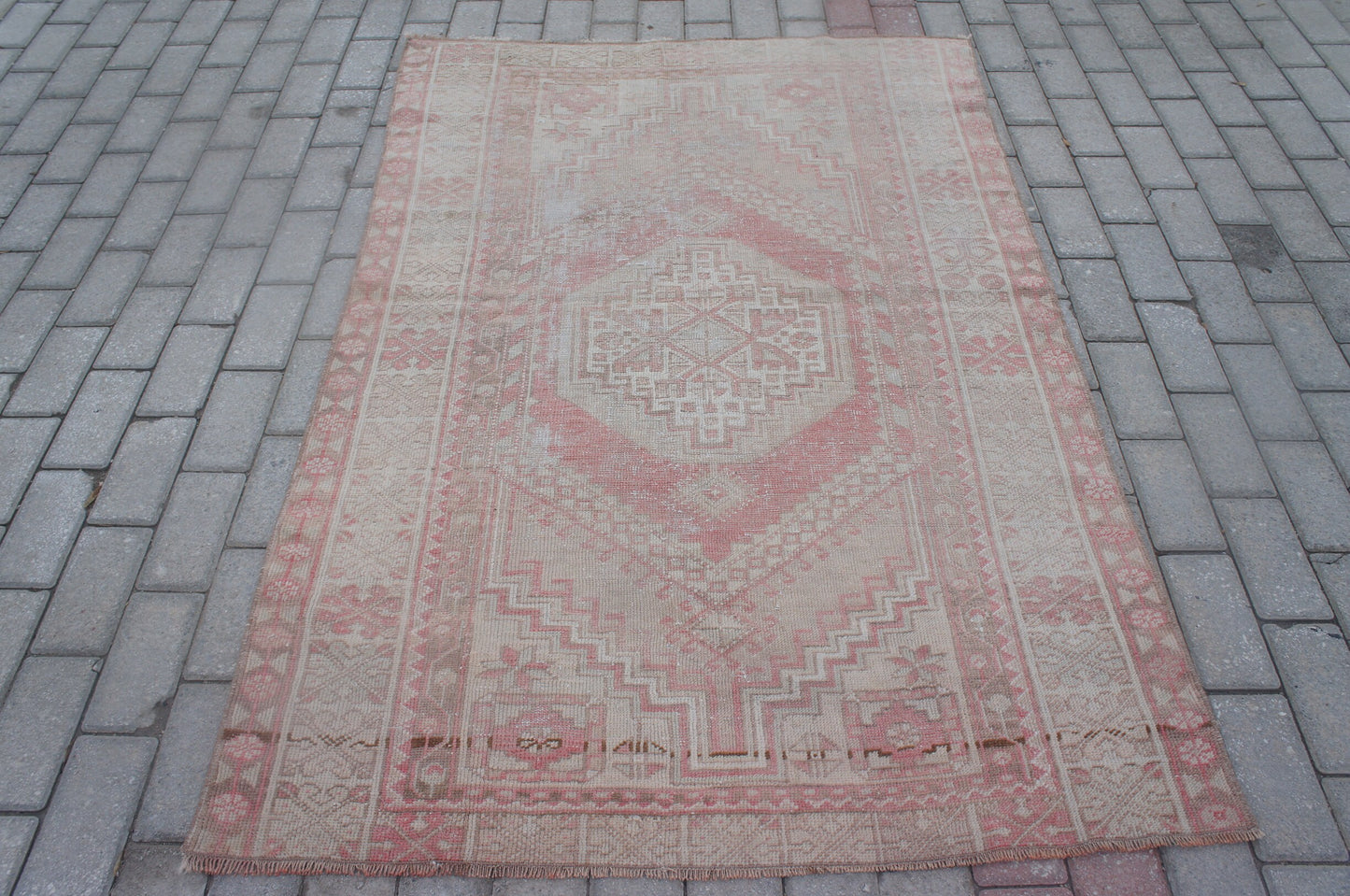 Muted Vintage Rugs, 5.6 x 3.6 Oushak Rug, Turkish Rug, Faded Wool Rug, Muted Oushak Rugs, Hand Made Rug, Weaving Rug, Pink Rug, Kitchen Rug