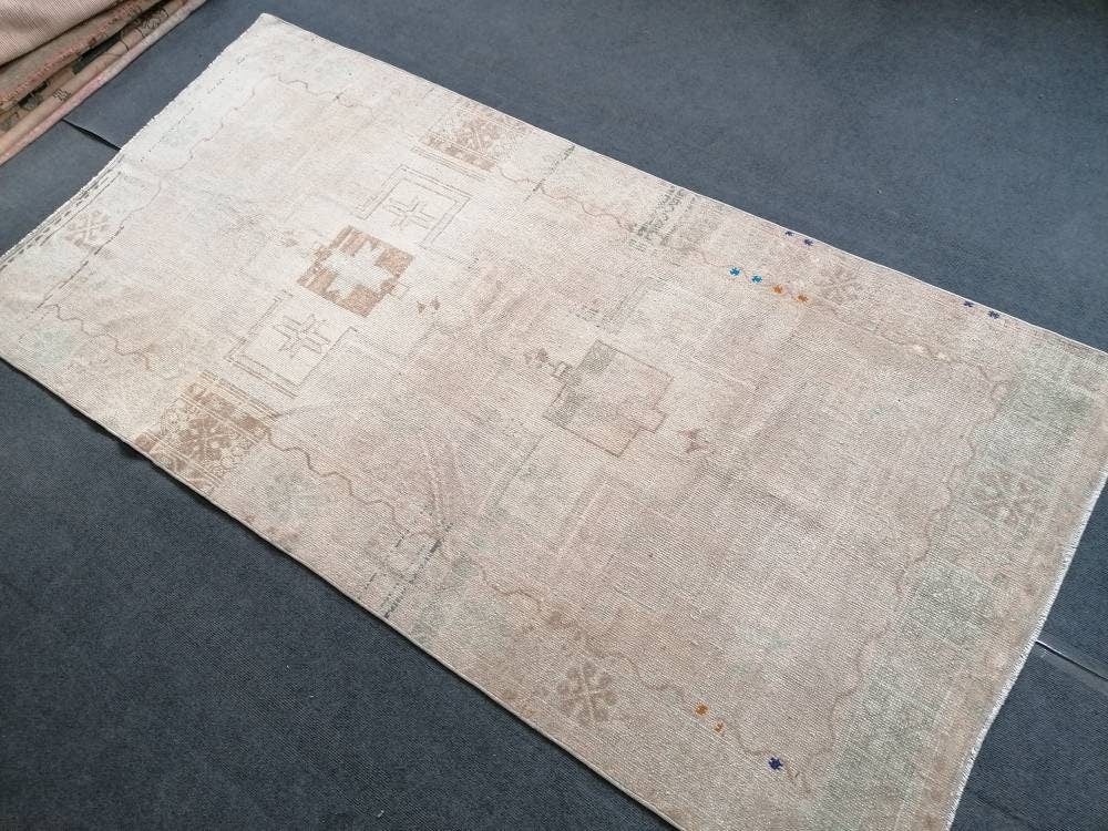 Neatural oushak wool rug, faded vintage rug, hand made rug 3'11x7'8 feet
