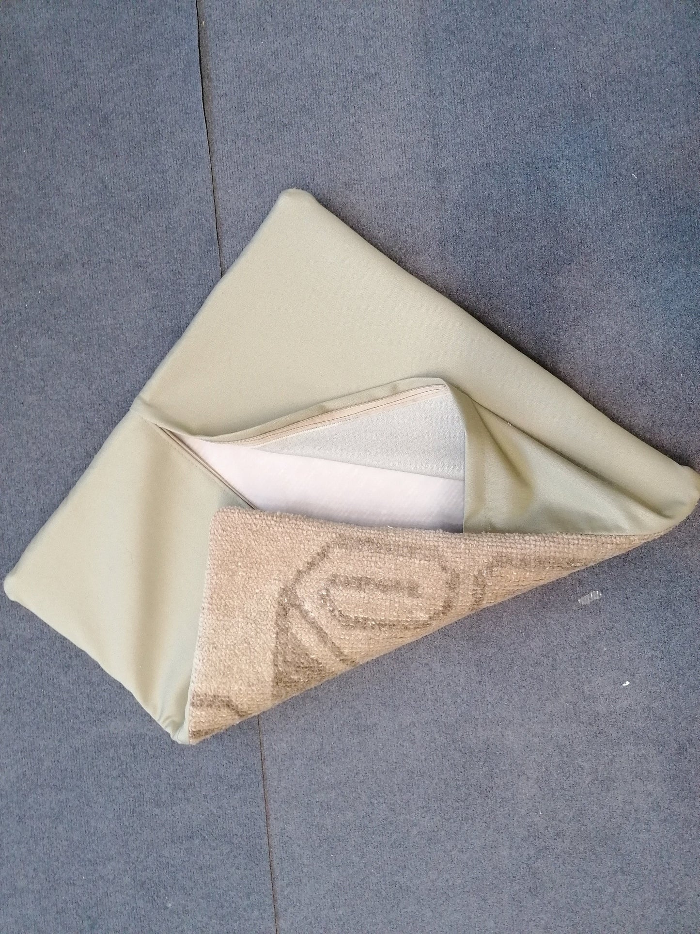 Faded turkish pillow hand made rug, vintage smalls rug, anatalion pillows rug, old pillows team