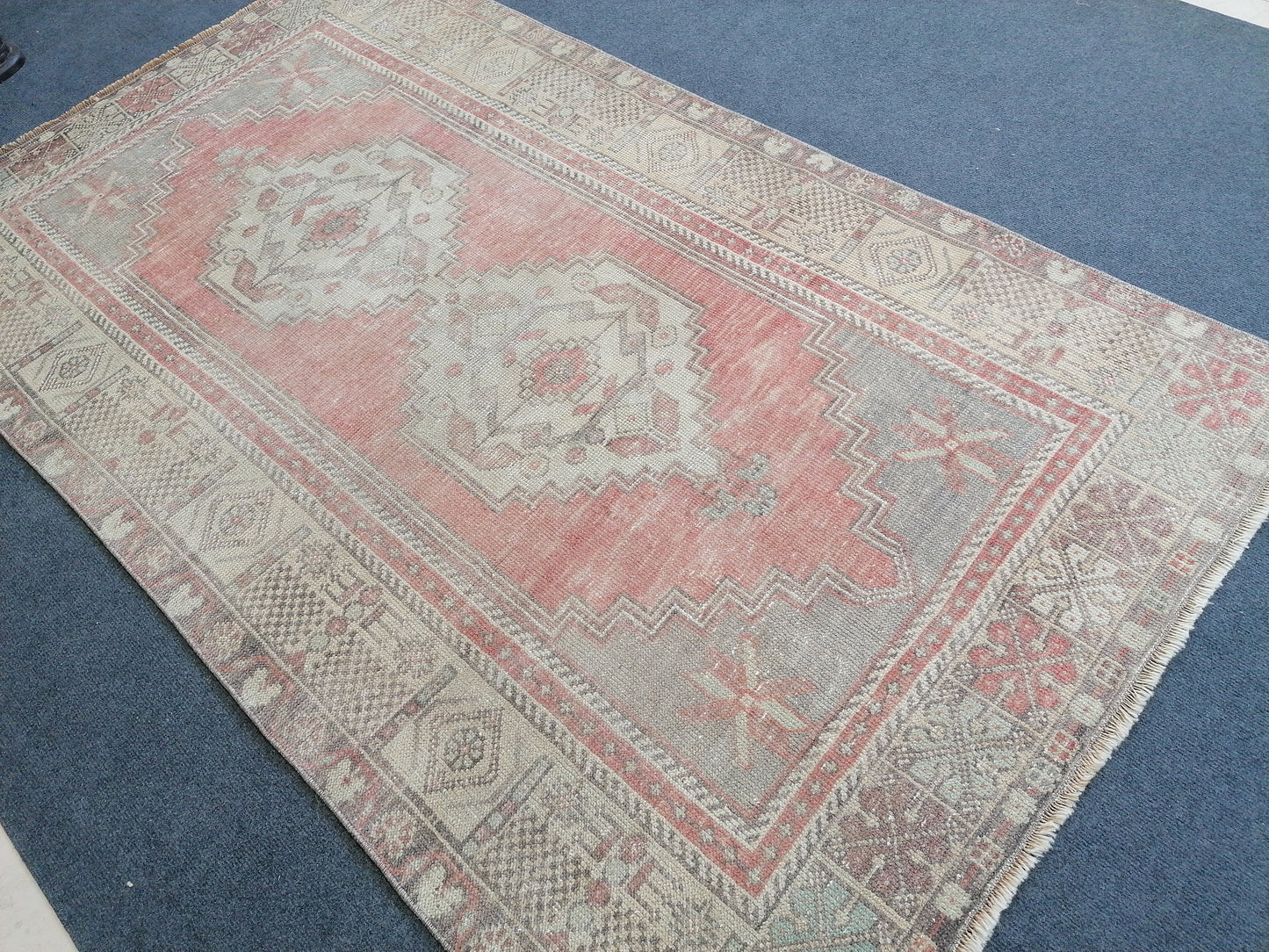 Muted vintage rug 4x6'3 oushak rug hand made rug, area wool rug,
