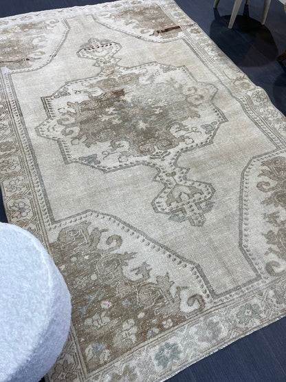 Antique Rug, Vintage 4.4 x 6.7 Rug, Turkish Wool Rug, Oushak Rug, Fine Hand Knotted Rug, Persian Rug, Handmade Rug