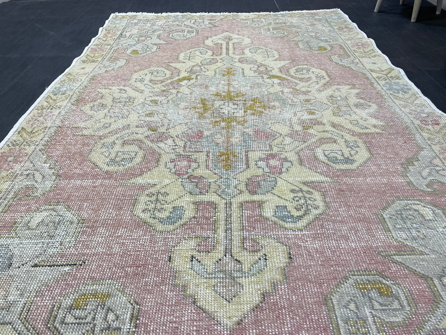 Vintage Rug, Persian Rug, Muted Handmade 4.7 x 7.4 Rug, Natural Wool Oushak Rug Hand Knotted, Vintage Turkish Rug